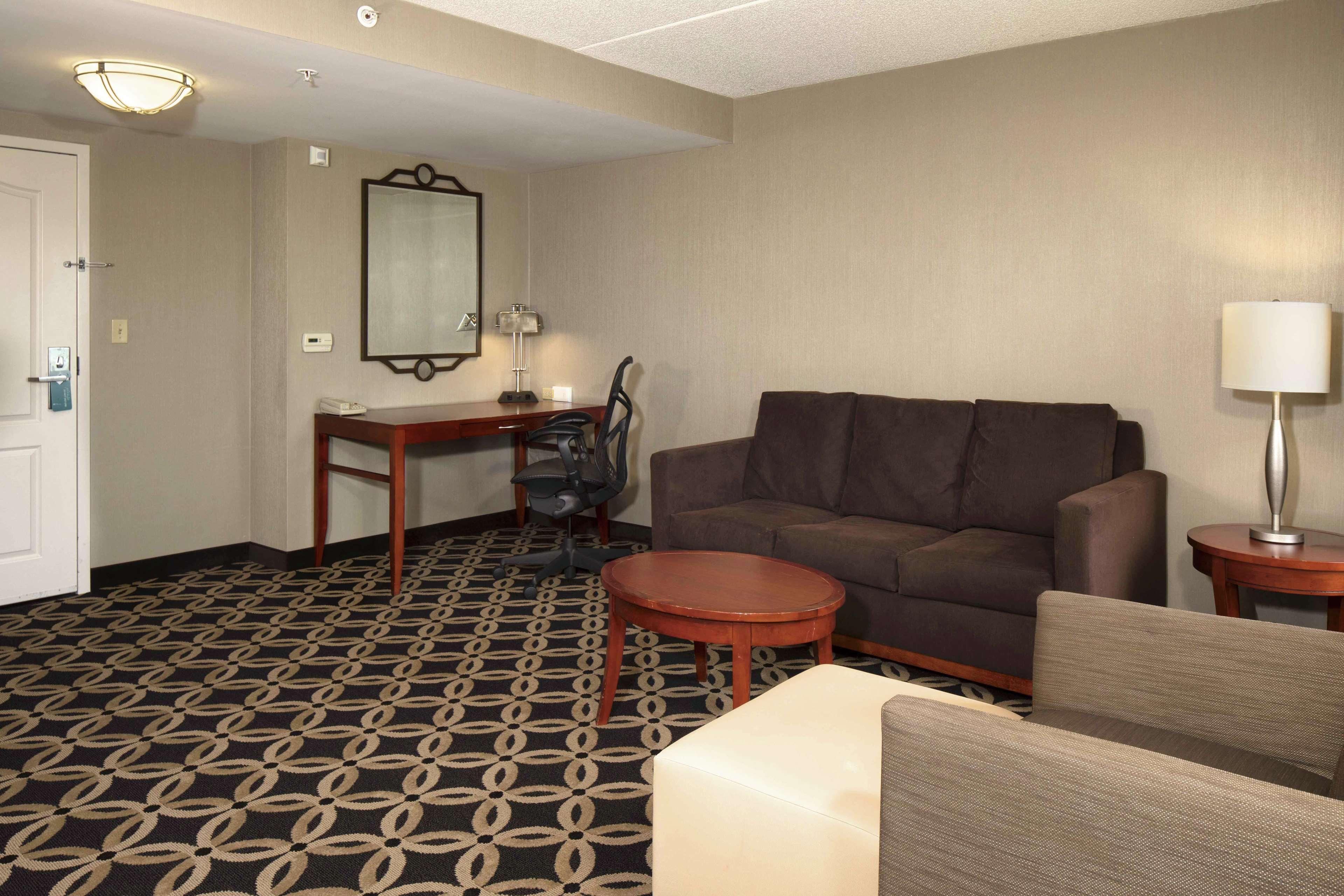 Hilton Garden Inn Auburn Riverwatch Экстерьер фото