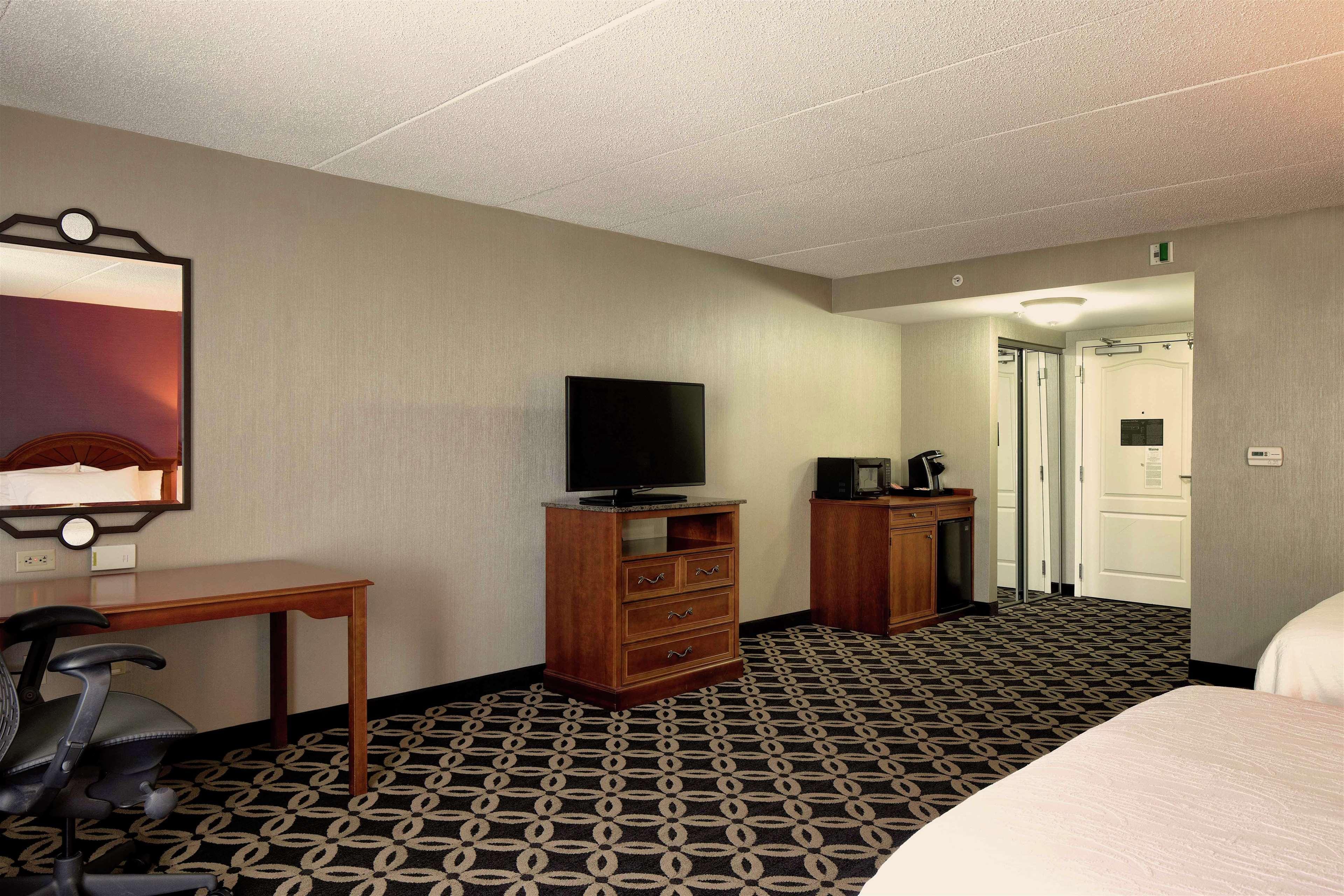 Hilton Garden Inn Auburn Riverwatch Экстерьер фото